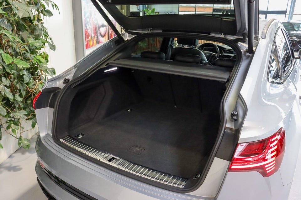 Audi e-tron 55 S-line Sportback quattro 5d