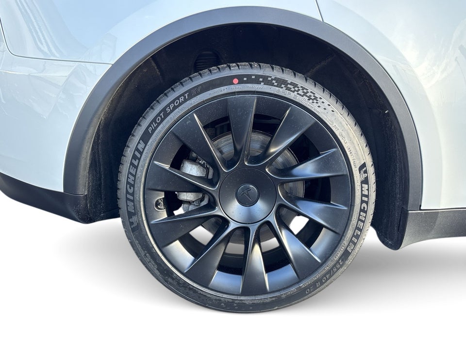 Tesla Model Y Long Range AWD 5d
