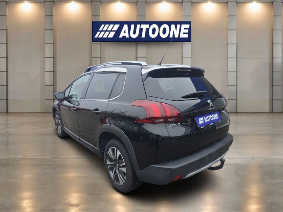 Peugeot 2008 1,2 e-THP 110 Allure Sky 5d