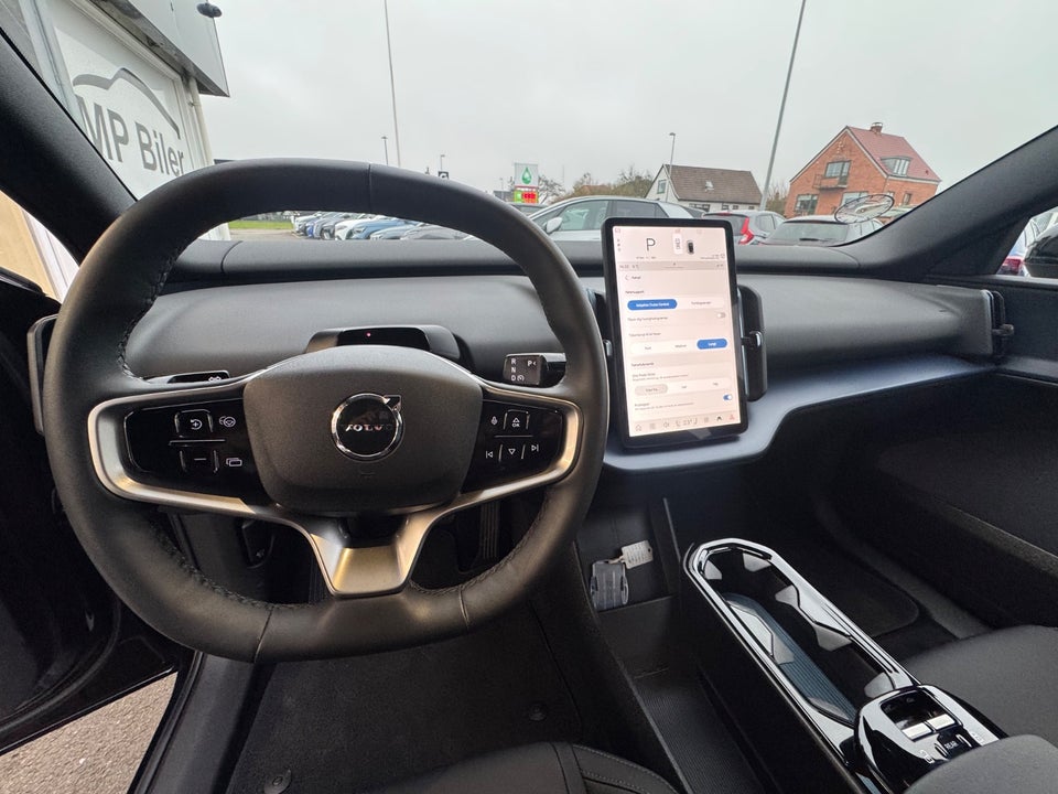 Volvo EX30 Standard Range Core 5d