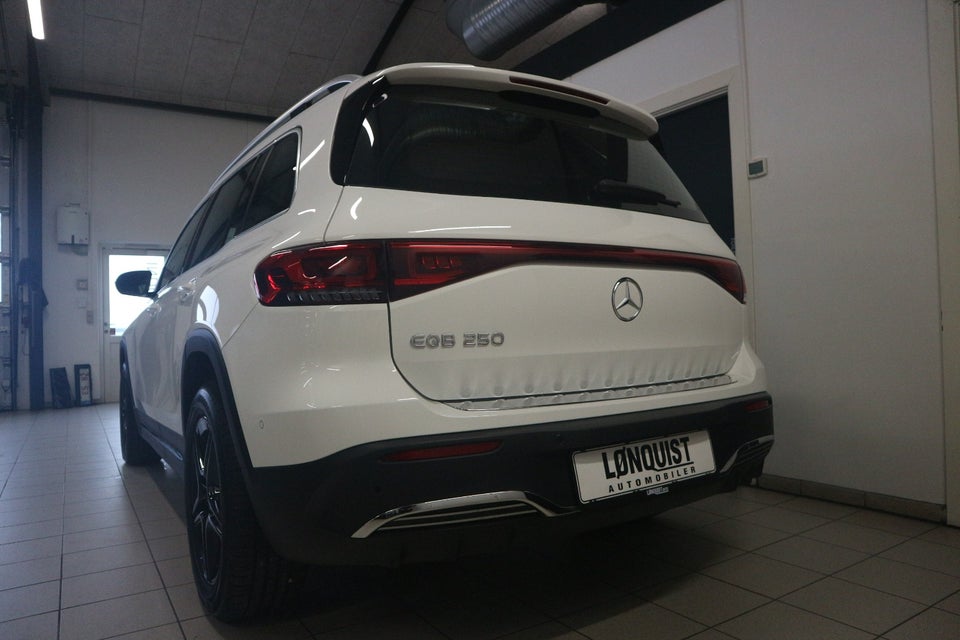 Mercedes EQB250 AMG Line 5d