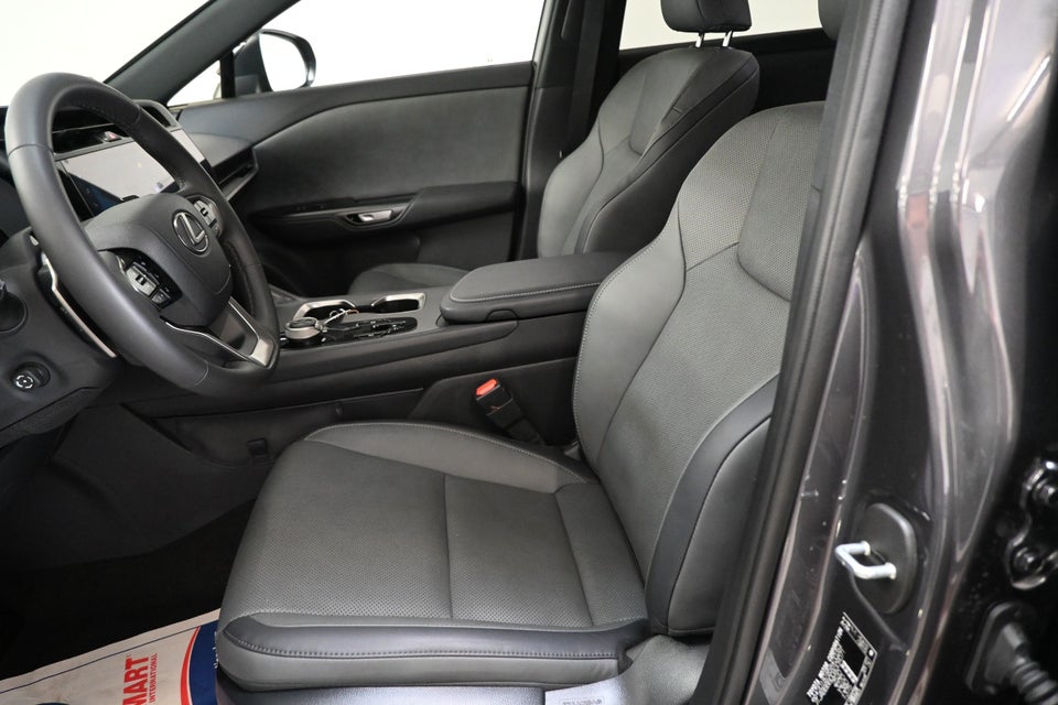 Lexus RZ300e Executive 5d