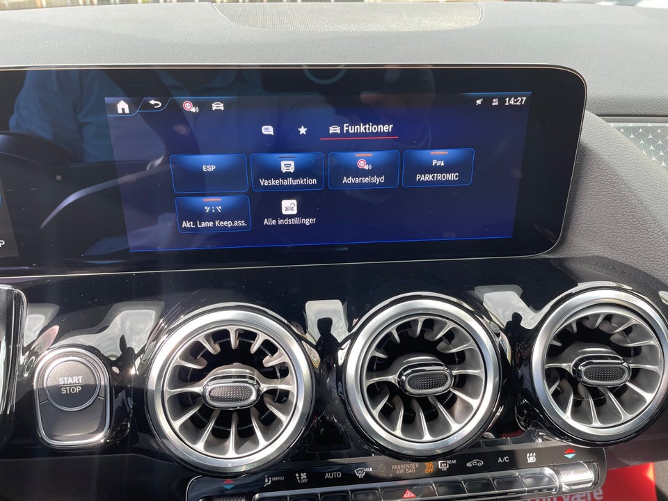 Mercedes EQA300 Progressive 4Matic 5d