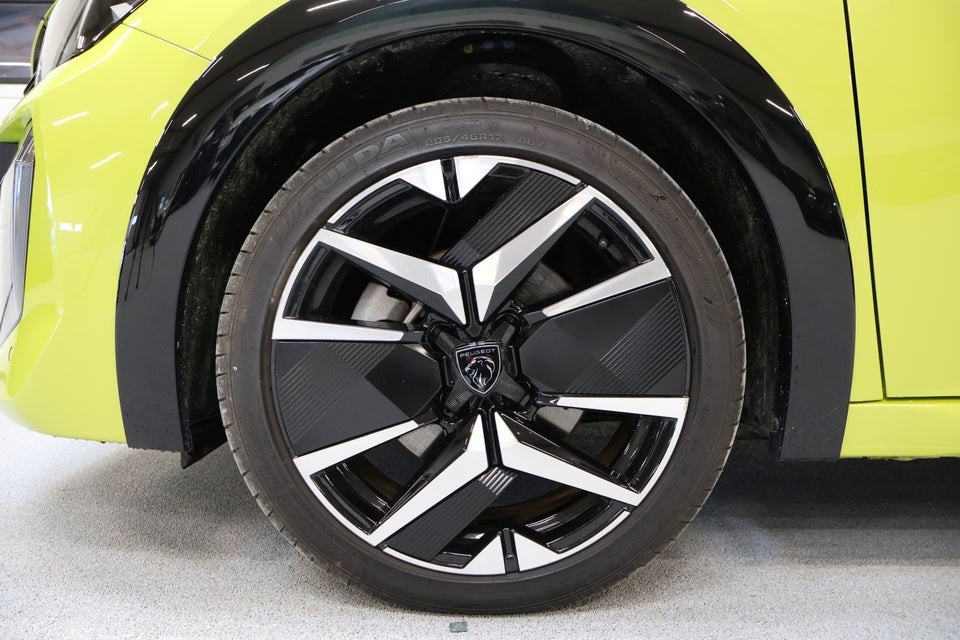 Peugeot e-208 54 GT 5d