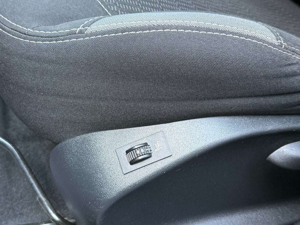 Peugeot 208 1,0 VTi Active+ 5d