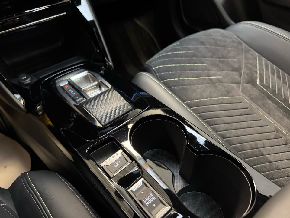 Peugeot e-208 54 GT 5d