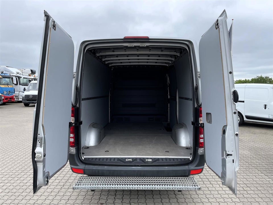 Mercedes Sprinter 211 2,2 CDi R2 Kassevogn 5d