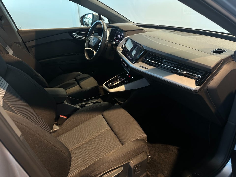 Audi Q4 e-tron 45 quattro 5d