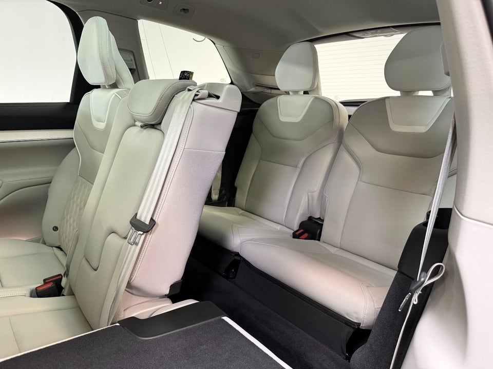 Volvo EX90 Plus 7prs 5d