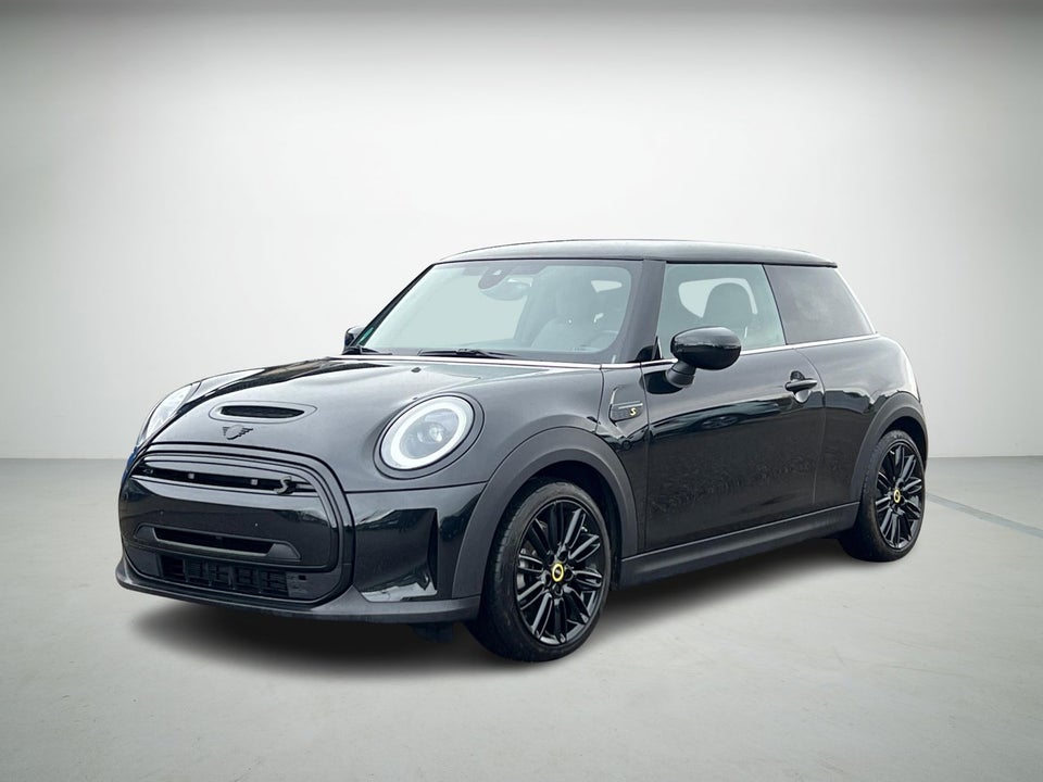 MINI Cooper SE Essential 3d