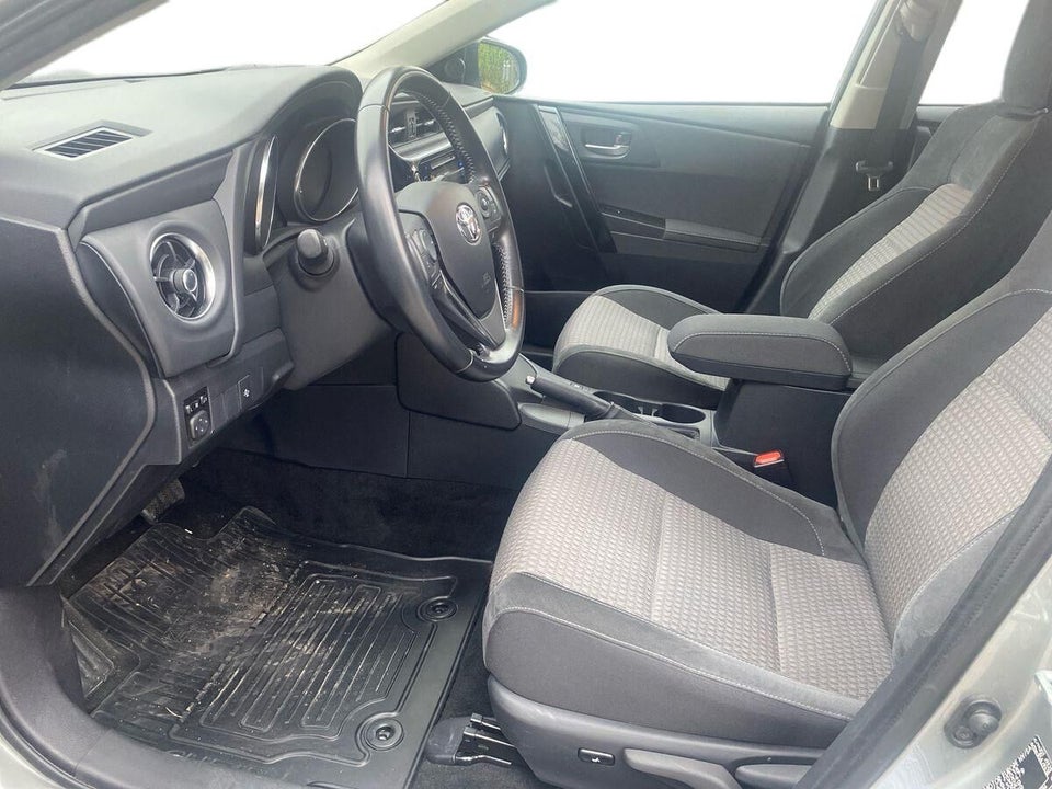 Toyota Auris 1,8 Hybrid Prestige CVT 5d