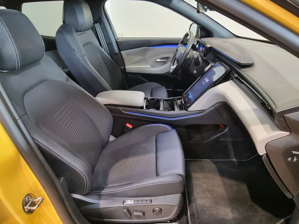 Ford Capri 77 Premium Extended Range 5d