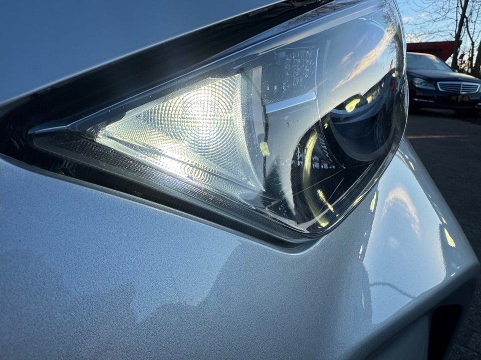 Toyota Yaris 1,5 Hybrid H1 e-CVT 5d