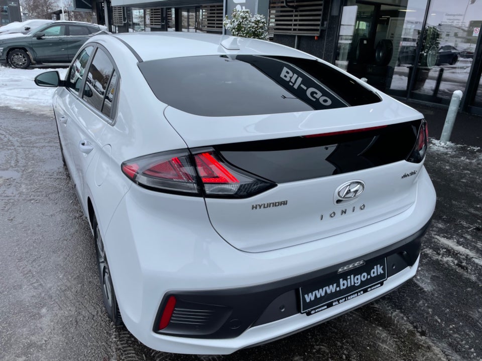 Hyundai Ioniq 40 EV Premium 5d