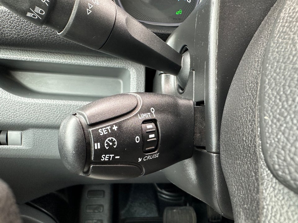 Peugeot e-Expert 75 L2 Plus Van