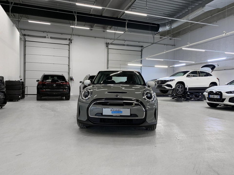 MINI Cooper SE Essential 3d