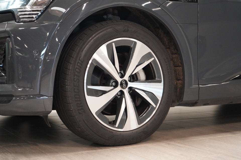 Audi Q8 e-tron 55 S-line quattro 5d
