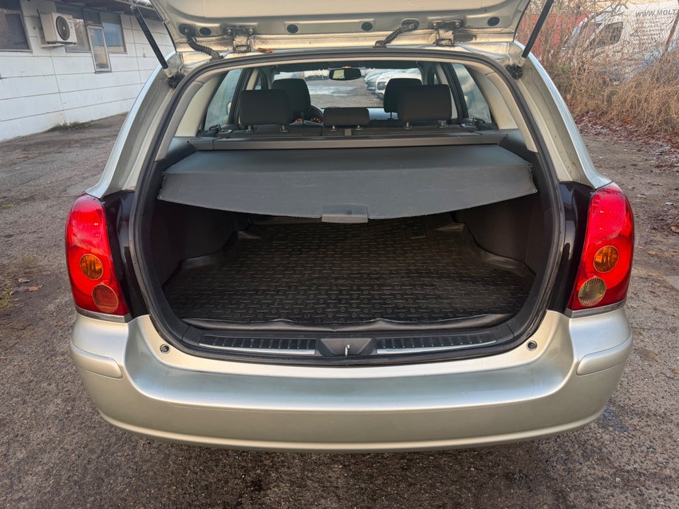 Toyota Avensis 1,8 VVT-i Sol stc. 5d