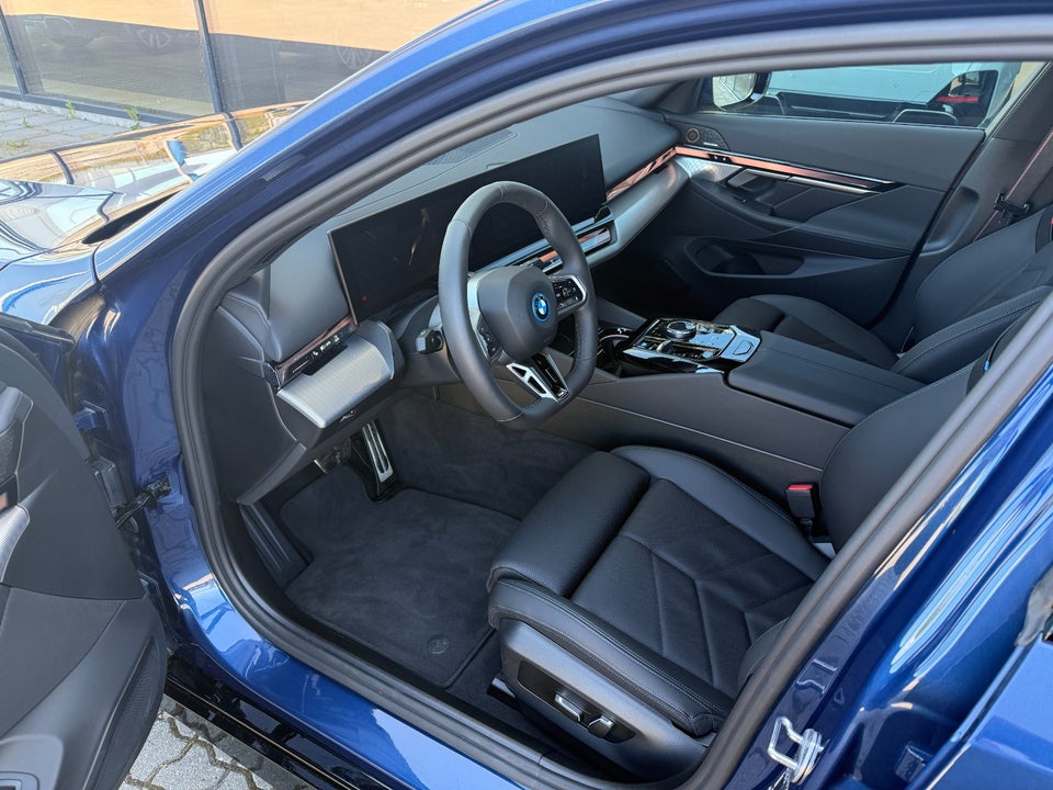 BMW i5 eDrive40 M-Sport Pro 4d