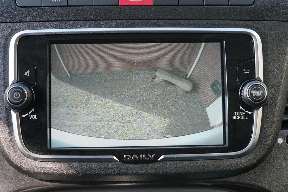 Iveco Daily 3,0 35S18 4100mm Box m/lift AG8