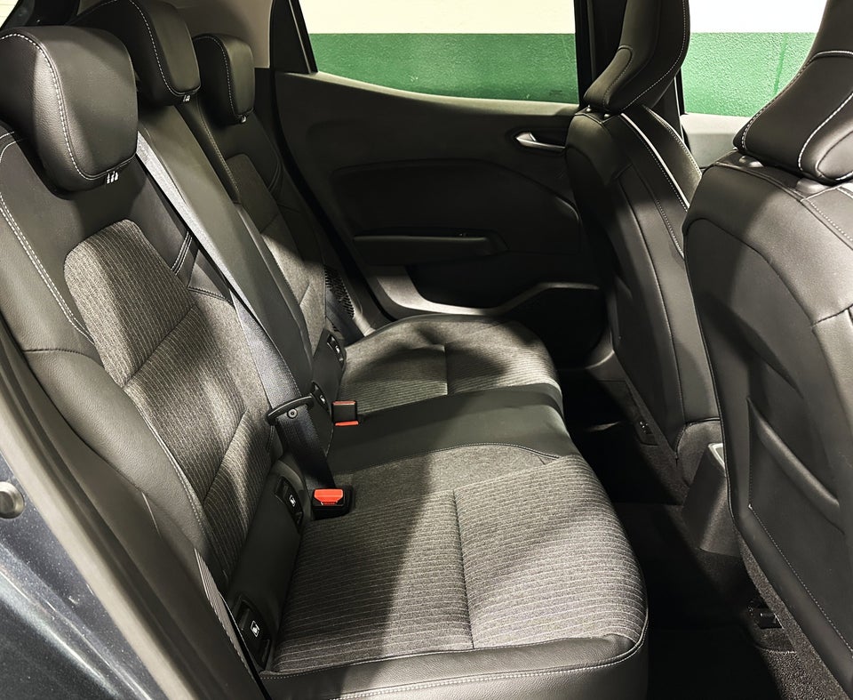 Renault Clio V 1,6 E-Tech Intens 5d