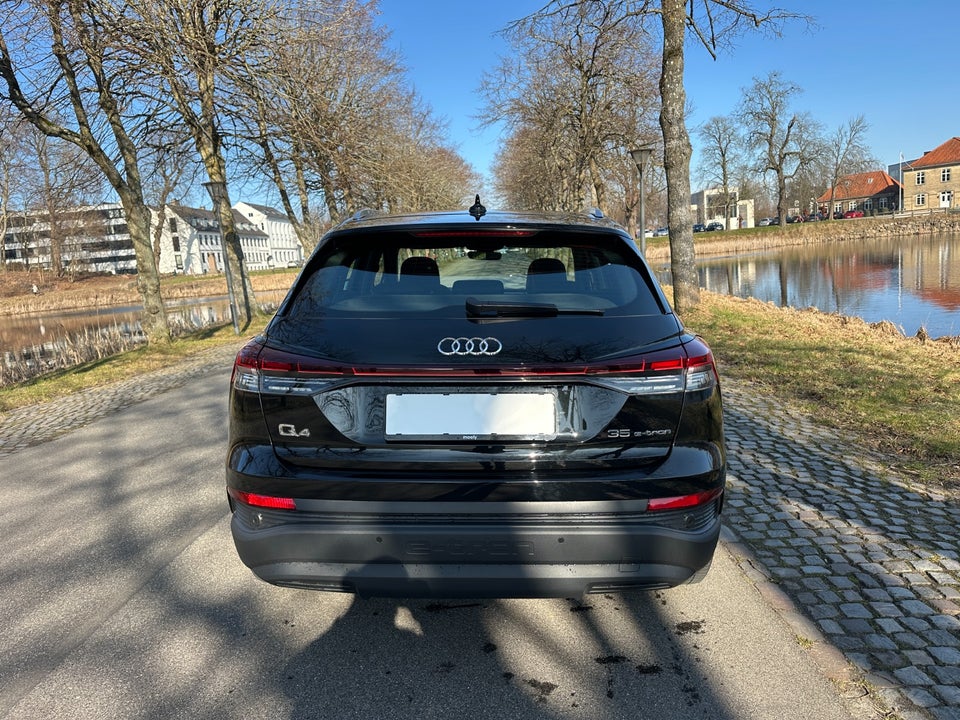 Audi Q4 e-tron 35 Advanced 5d