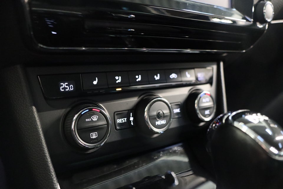 Skoda Superb 2,0 TDi 150 Style Combi DSG 5d