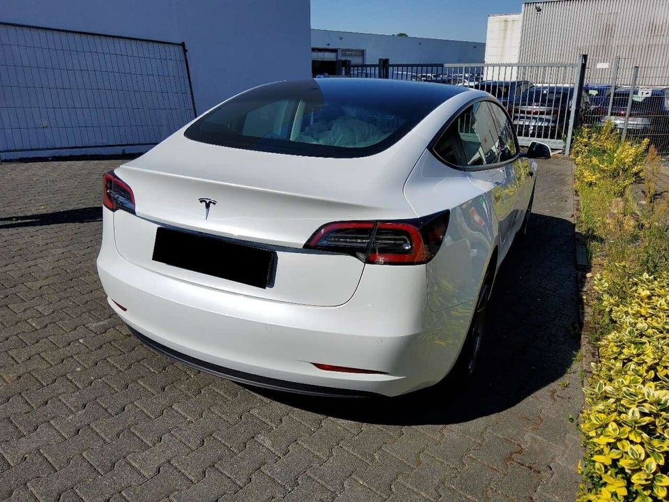 Tesla Model 3 Standard Range+ RWD 4d