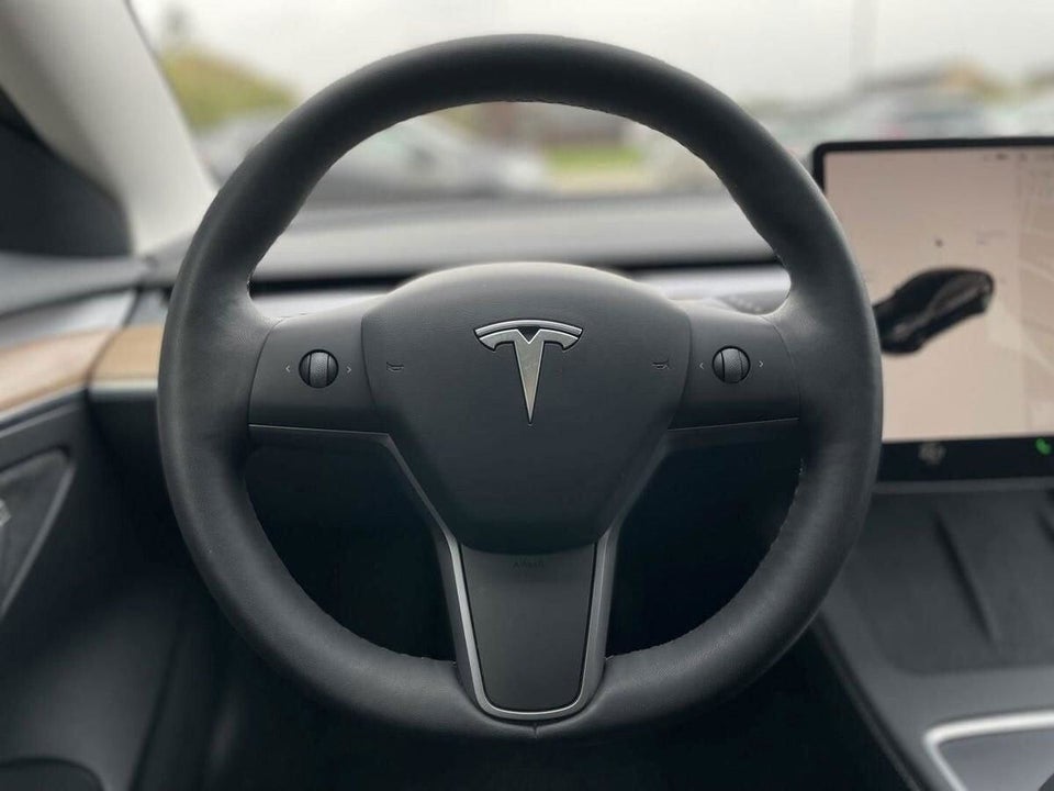 Tesla Model 3 RWD 4d