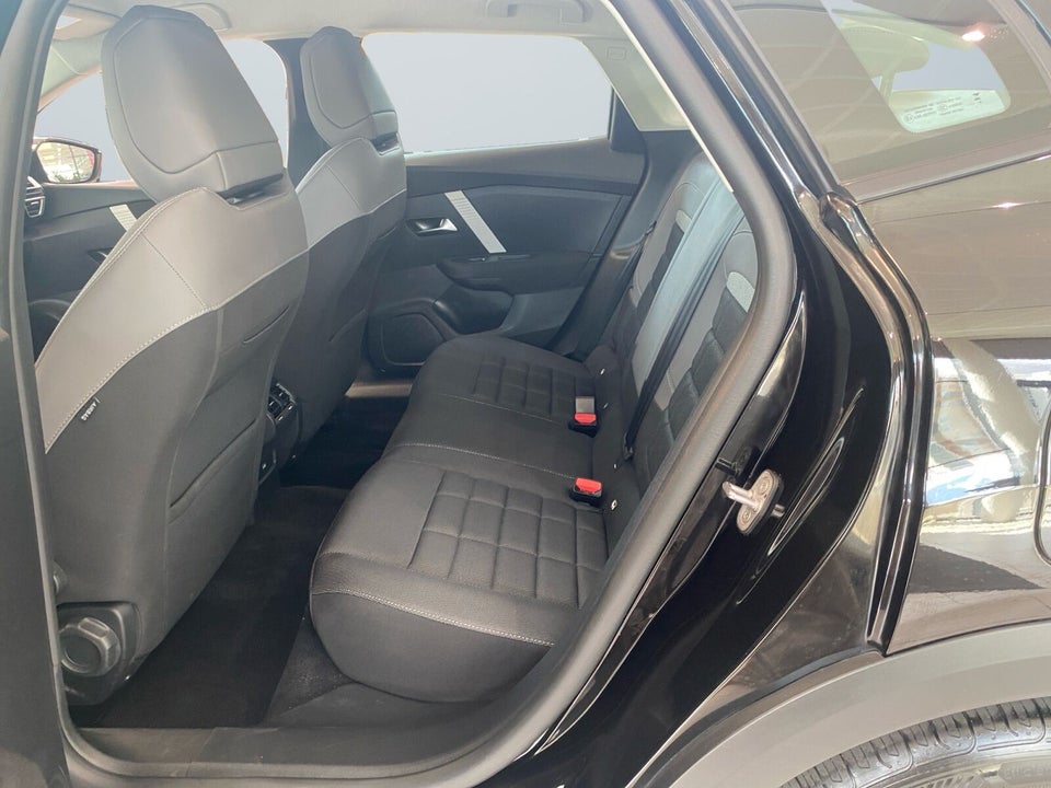 Citroën ë-C4 X 54 Plus 4d