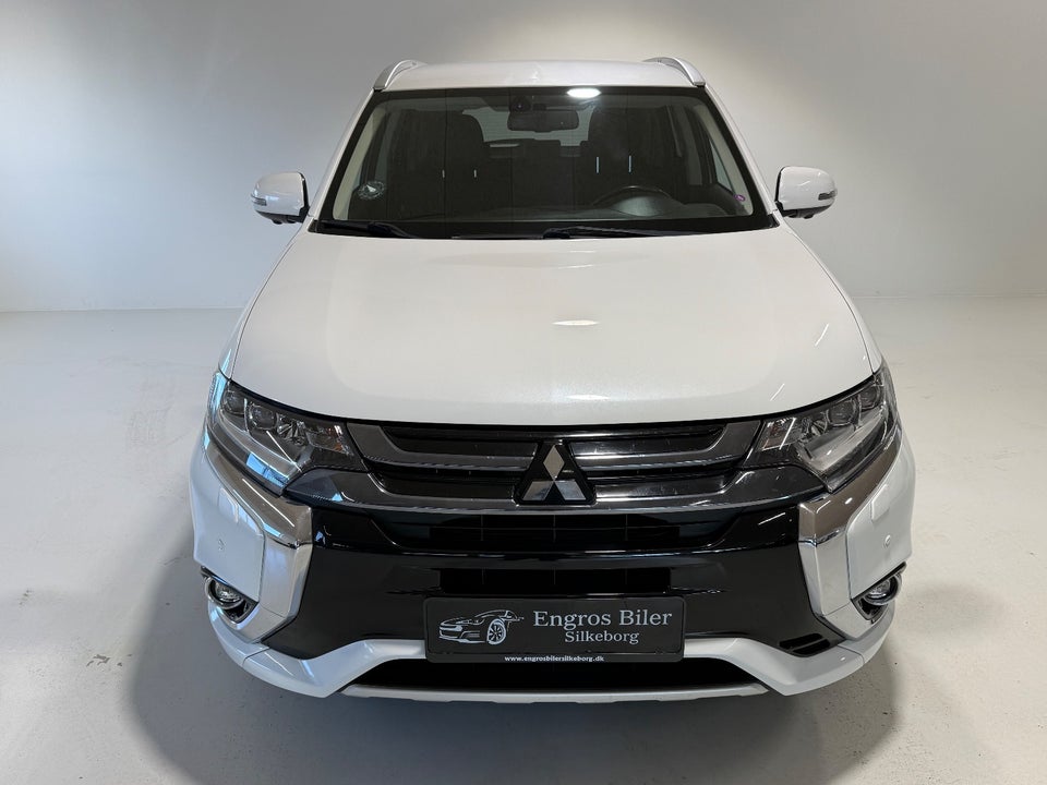 Mitsubishi Outlander 2,0 PHEV Instyle CVT 5d