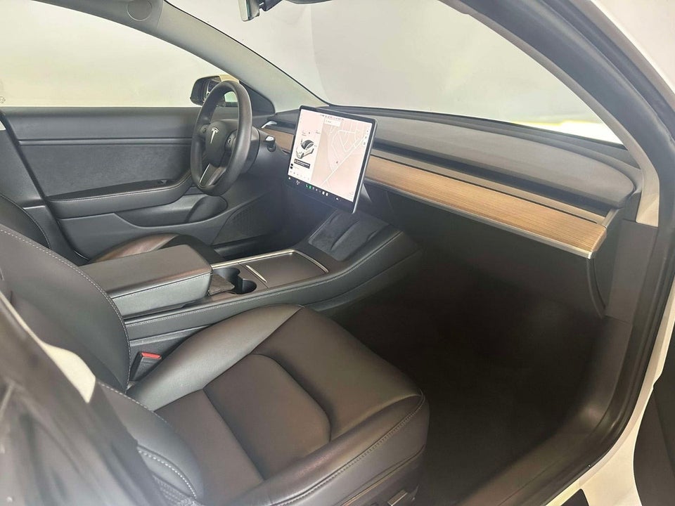 Tesla Model 3 Long Range AWD 4d