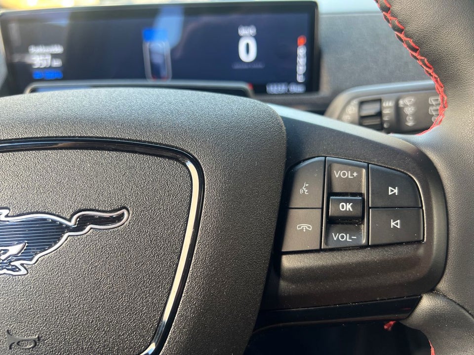 Ford Mustang Mach-E 73 Premium Standard Range AWD 5d