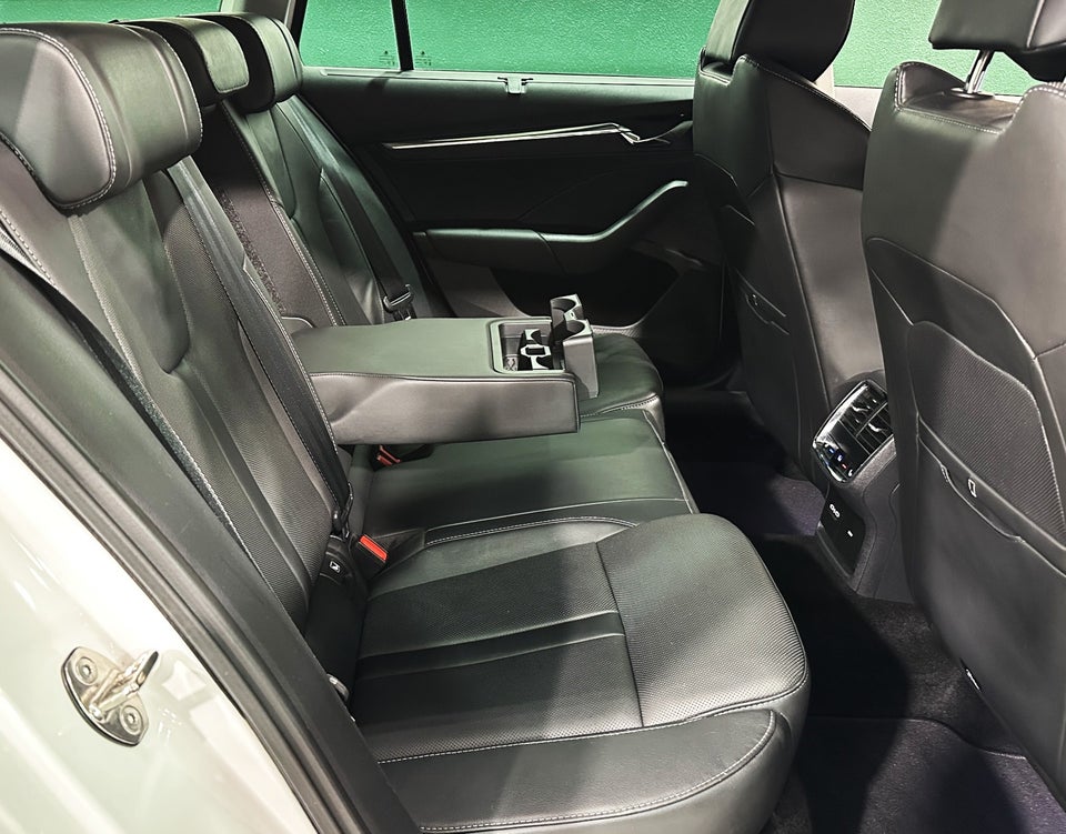 Skoda Octavia 1,4 TSi iV Plus Combi DSG 5d