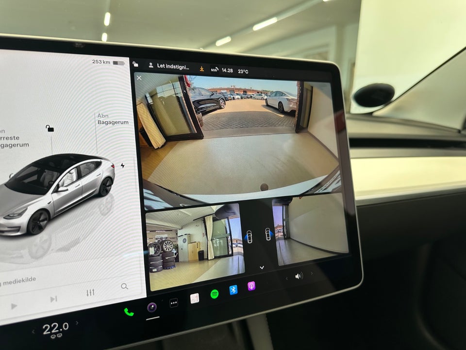 Tesla Model 3 Long Range AWD 4d