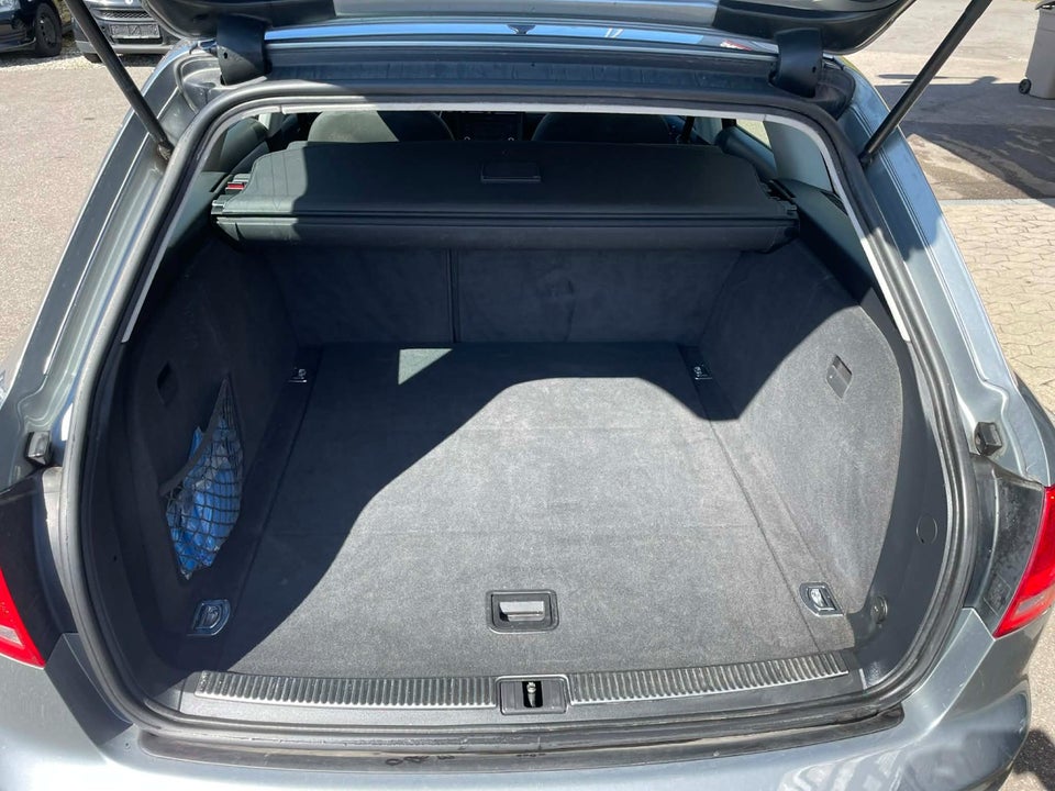 Audi A4 2,0 S-line Avant 5d