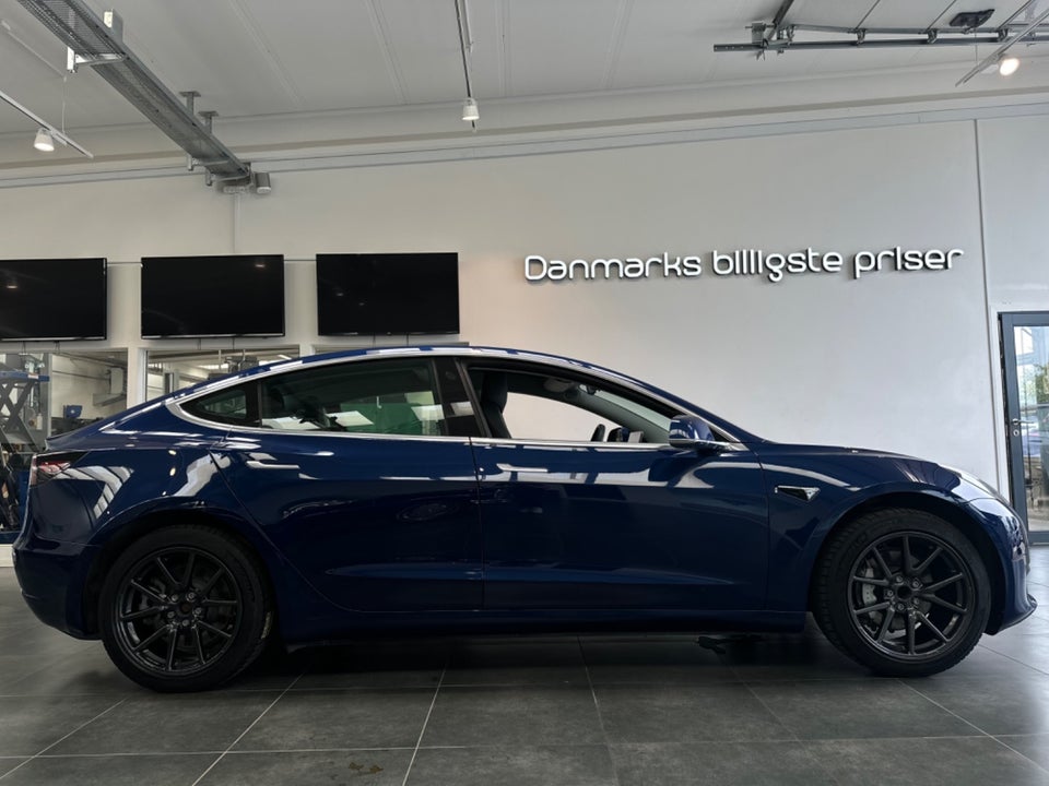 Tesla Model 3 Standard Range+ RWD 4d