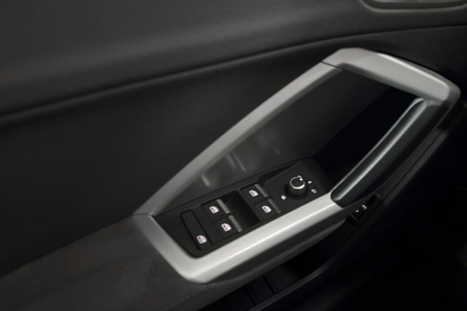 Audi Q3 45 TFSi e Attitude plus S-tr. 5d