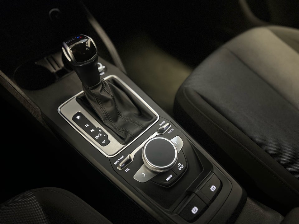 Audi Q2 35 TFSi Prestige S-tr. 5d