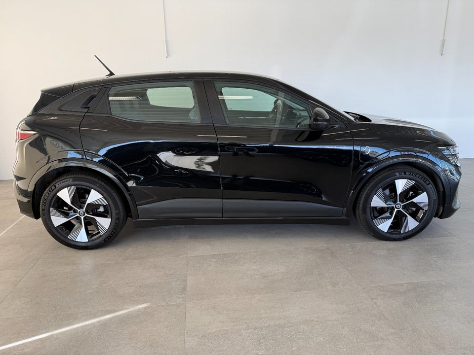 Renault Megane E-Tech 40 Equilibre 5d