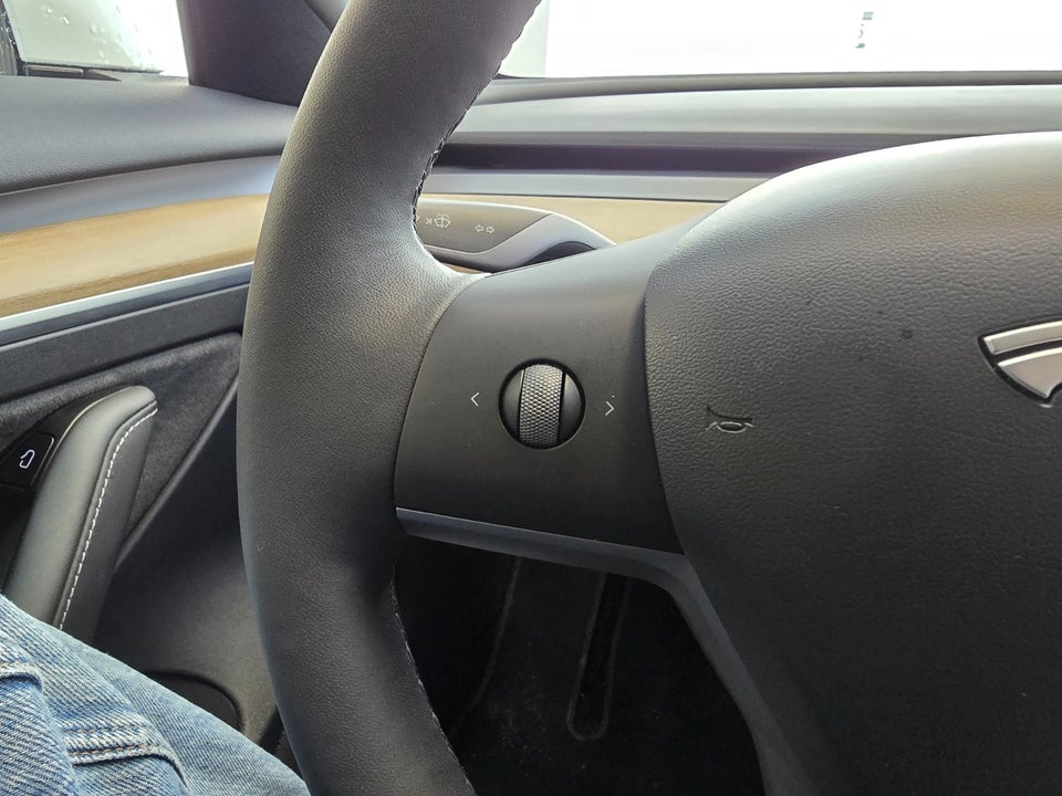 Tesla Model 3 Standard Range+ RWD 4d