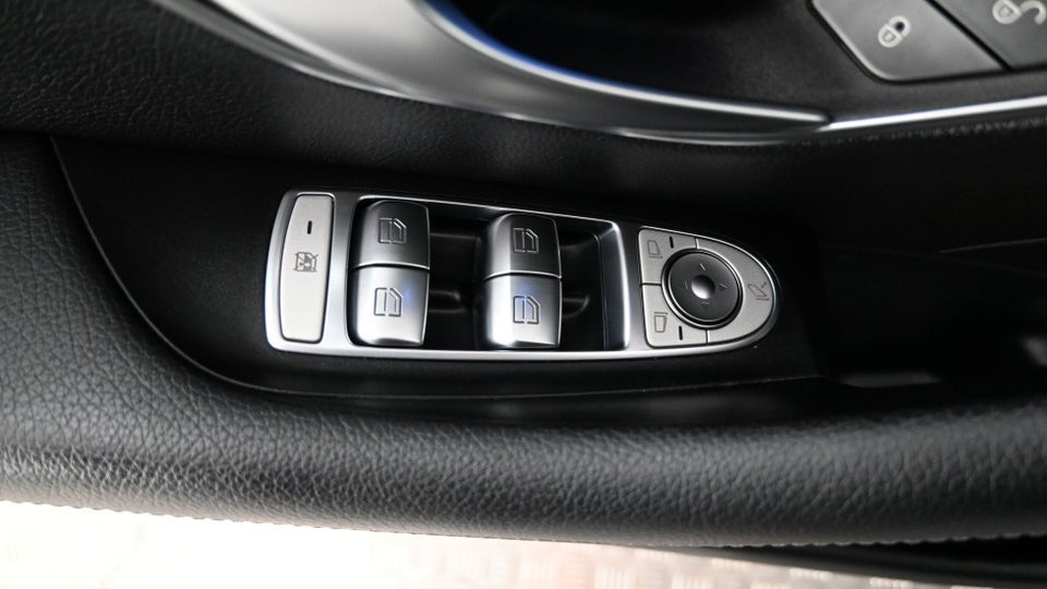 Mercedes E300 e 2,0 AMG Line aut. 4d