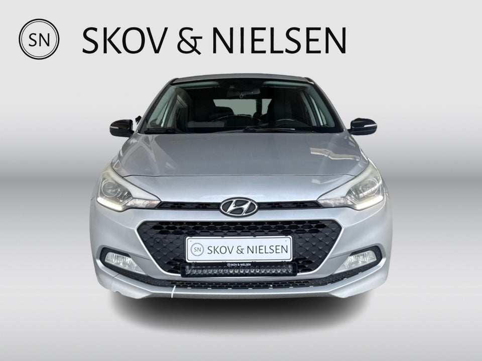 Hyundai i20 1,25 Black Life 5d