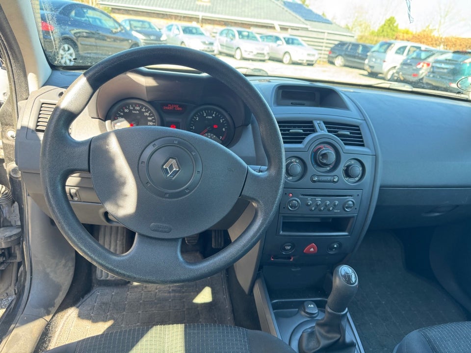 Renault Megane II 1,6 Authentique Comfort stc. 5d