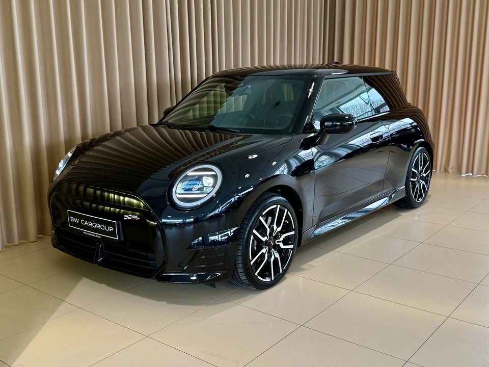 MINI Cooper SE JCW Trim M 3d