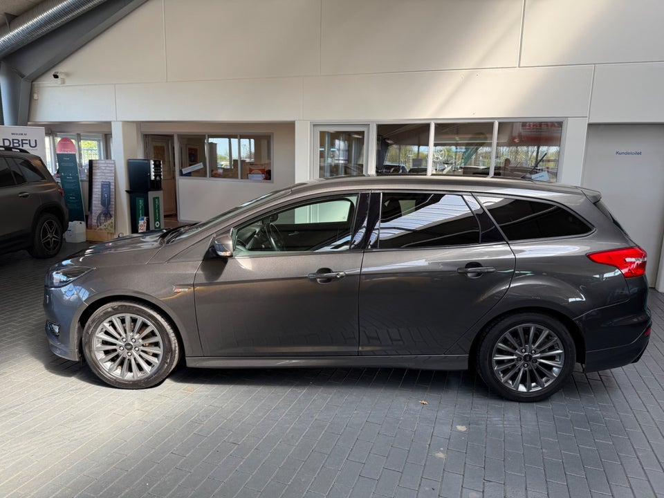 Ford Focus 1,5 EcoBoost ST-Line stc. 5d