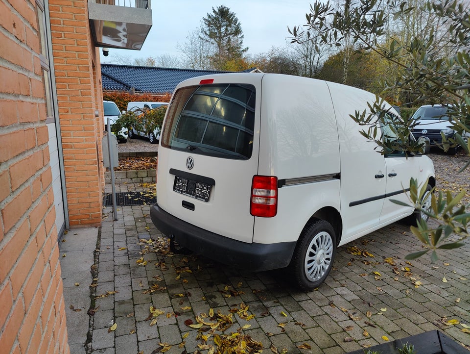 VW Caddy 1,6 TDi 75 BMT Van 4d