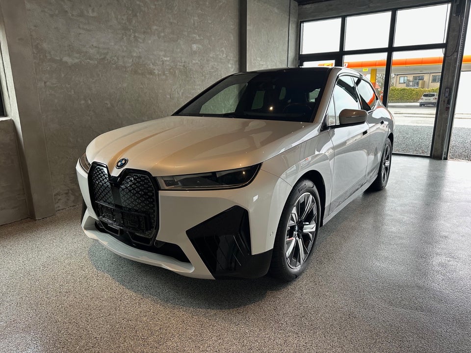 BMW iX xDrive50 M-Sport 5d