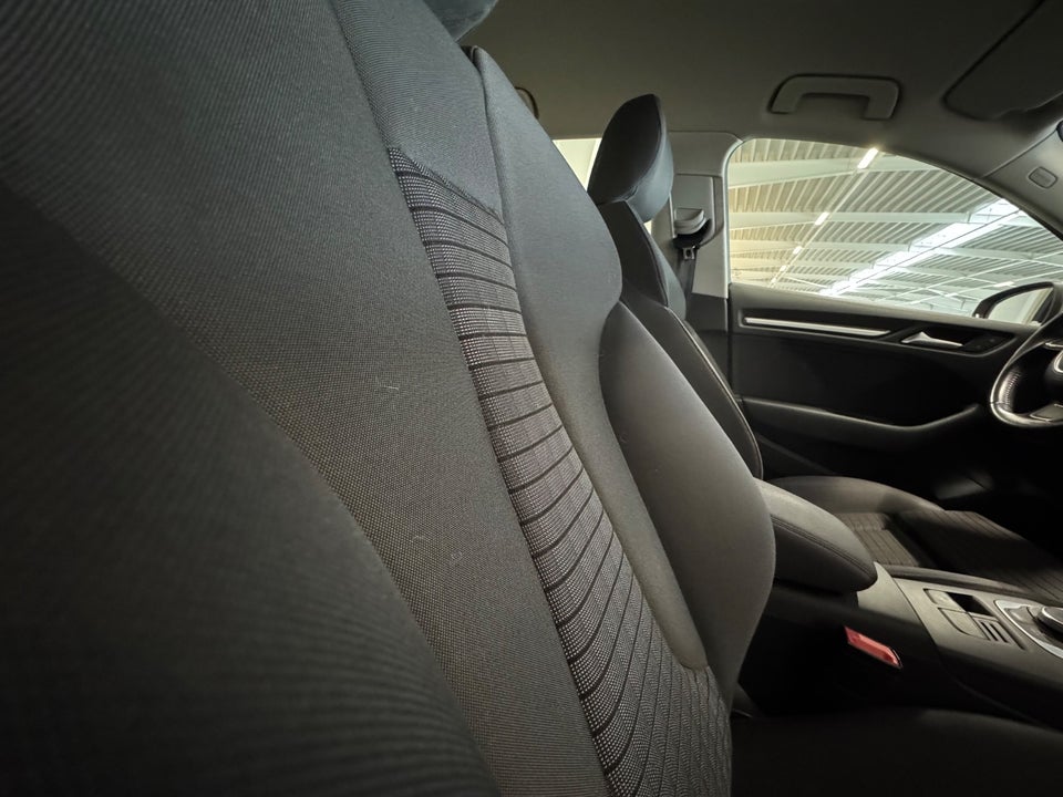 Audi A3 1,6 TDi 110 Ambition Sportback 5d