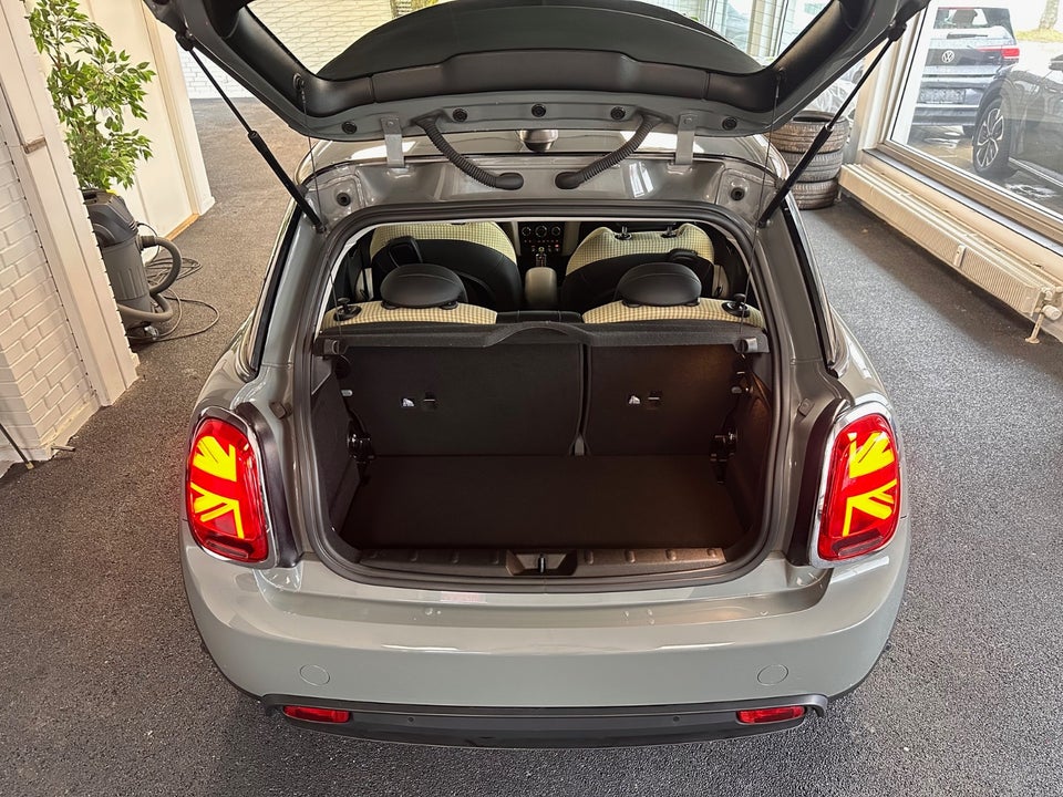 MINI Cooper SE Camden Edition 3d